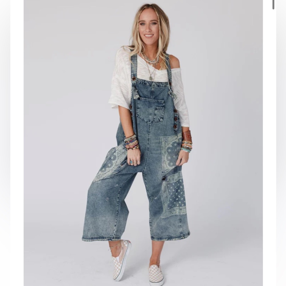 Three Bird Nest High Hopes Slouchy Denim Overalls. Size Small